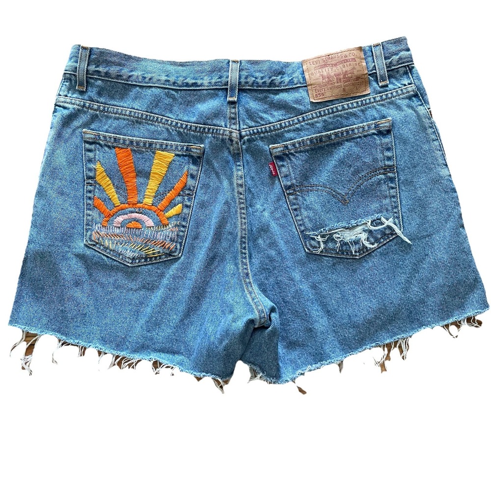 Levi's 555 Denim Shorts 16 Blue Embroidered Sunburst Cut Off Vintage Y2K Guy Fit